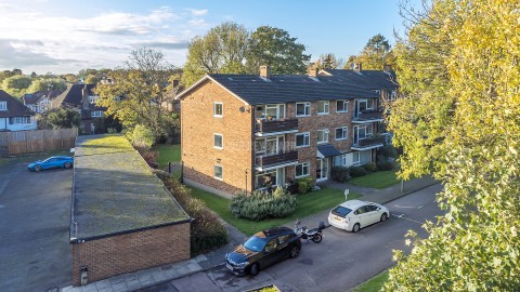 Cedar Drive, East Finchley / Hampstead Garden Suburb borders