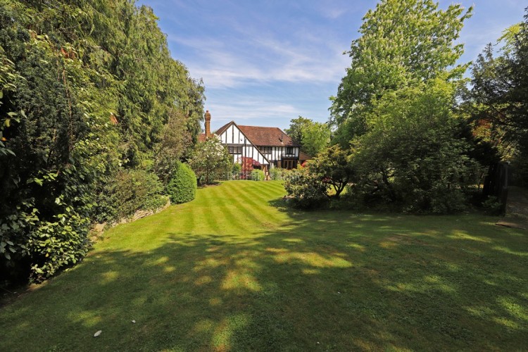 View Full Details for Northcliffe Drive, Totteridge