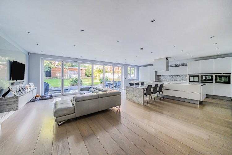 View Full Details for Chessington Avenue, Finchley