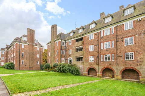 Lyttelton Court, Hampstead Garden Suburb