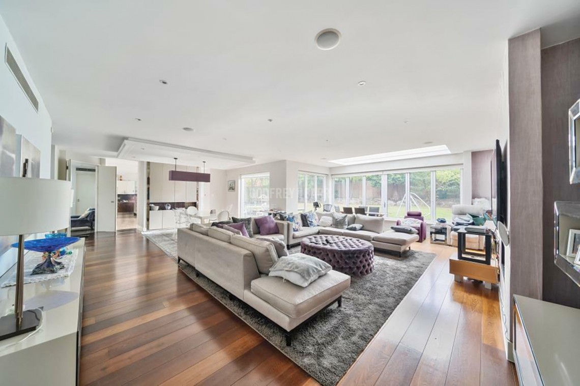 Images for Fairholme Close, Finchley